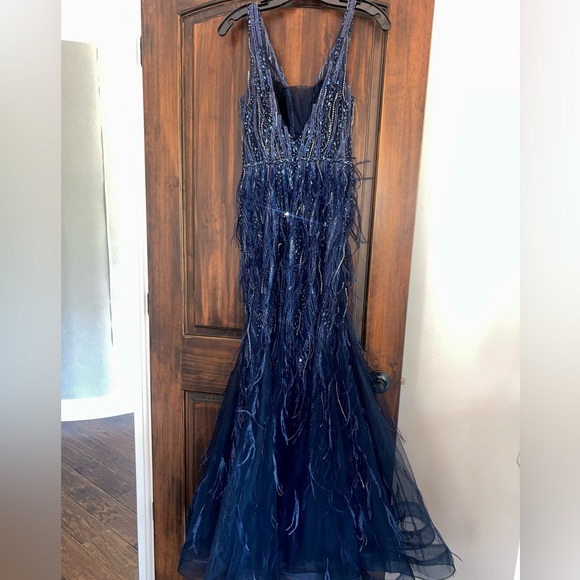 Stunning Jovani gown navy blue - Picture 2 of 3